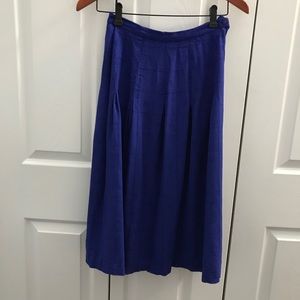 Pleated vintage linen skirt.
